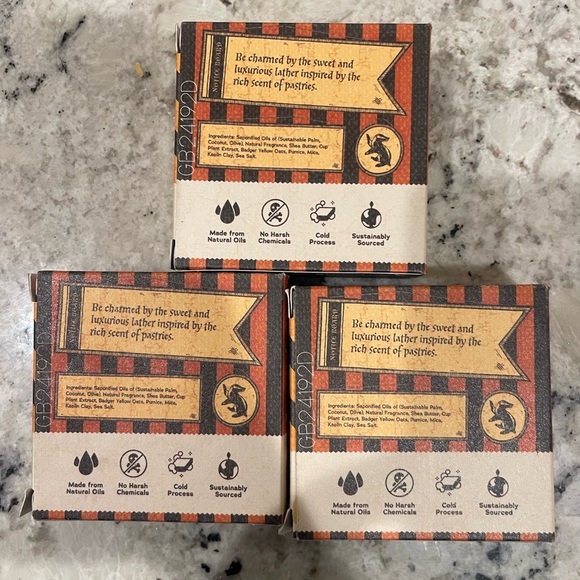 NEW Dr. Squatch Harry Potter Hufflepuff Lather of Loyal Limited Edition 3 Pack - Picture 4 of 4
